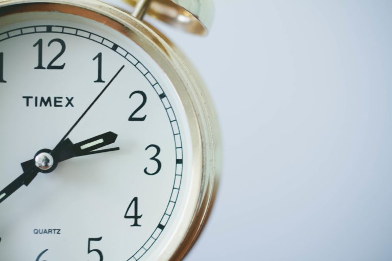 alarm-clock-with-gold-rim