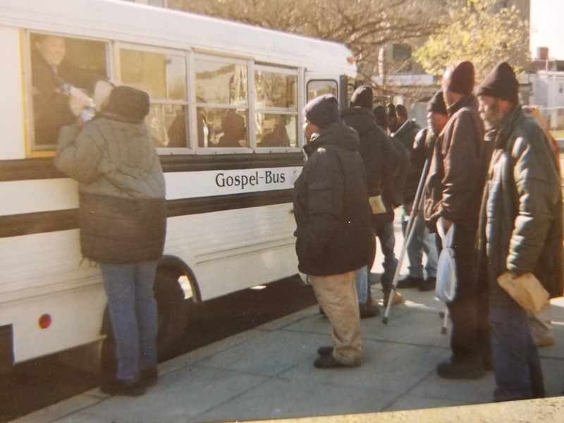 homeless-people-with-the-gospel-bus
